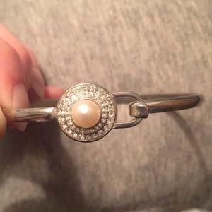 Vantel Pearls Jewelry - Vantel pearls bangle Vantel Pearls Jewelry - Vantel pearls bangle